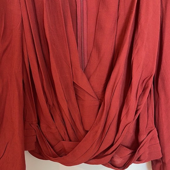 Express Red Top - Picture 2 of 6